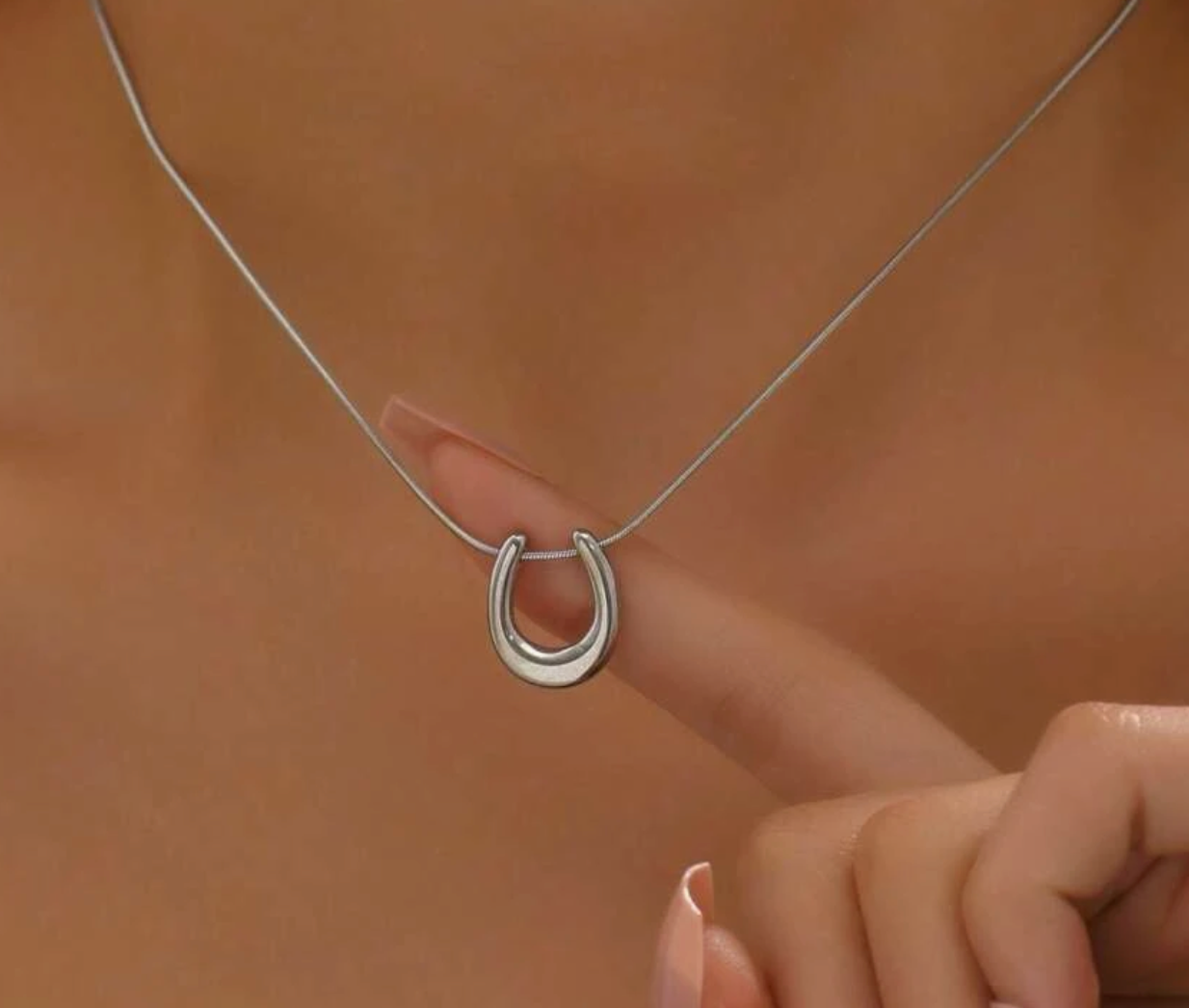 Fashion Stainless Steel U-shaped Necklace