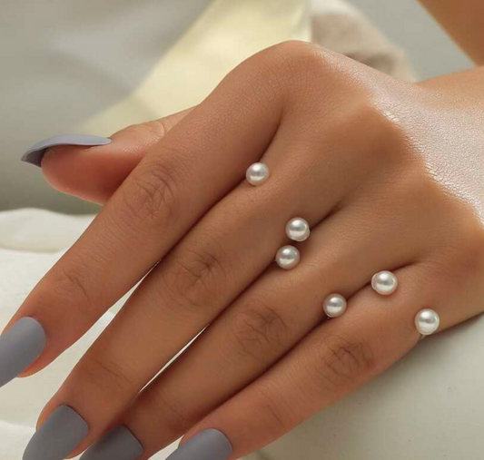 Fashionable And Elegant Faux Pearl Ring Set